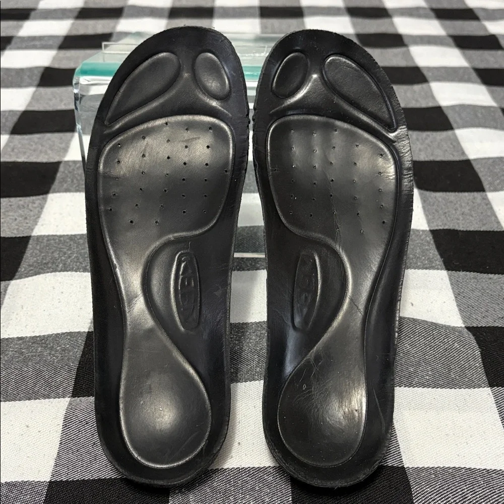Keen Black Leather Lace Up Shoes Women's Size 7.5 Comfy Flats